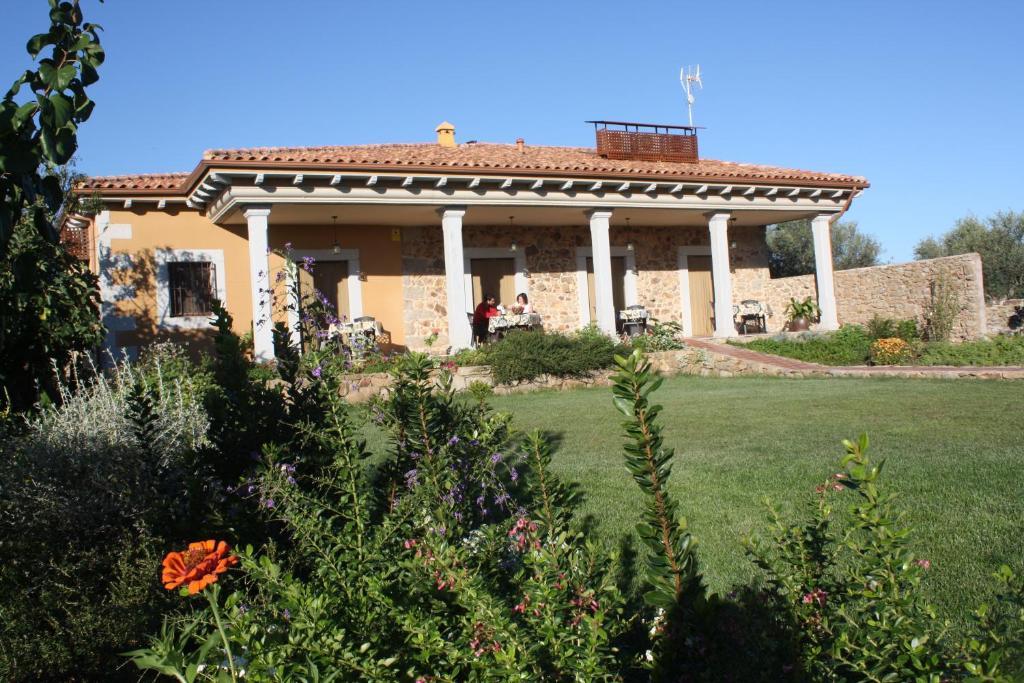 Apartamentos El Jardin Del Poeta Guijo de Granadilla Exterior foto